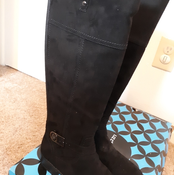 Liz Claiborne 7.5 boots - Picture 1 of 3